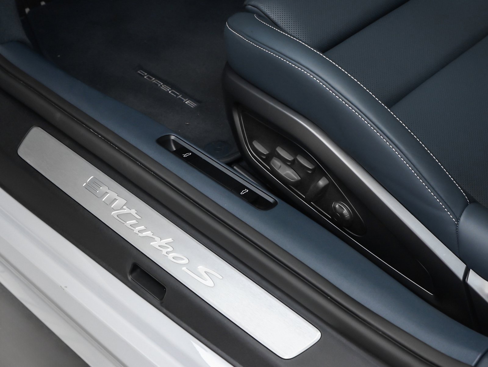 Certified 2025 Porsche 911 Turbo S image 49