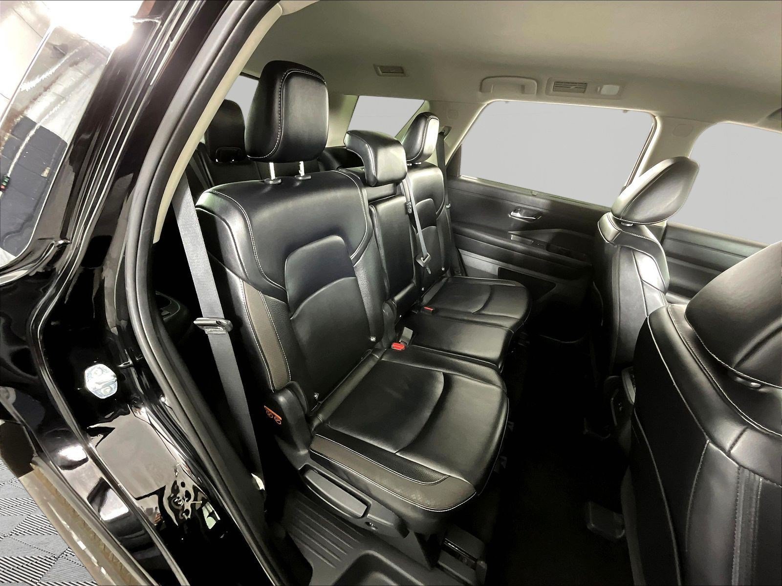 Used 2024 Nissan Pathfinder SL AWD/4WD image 24