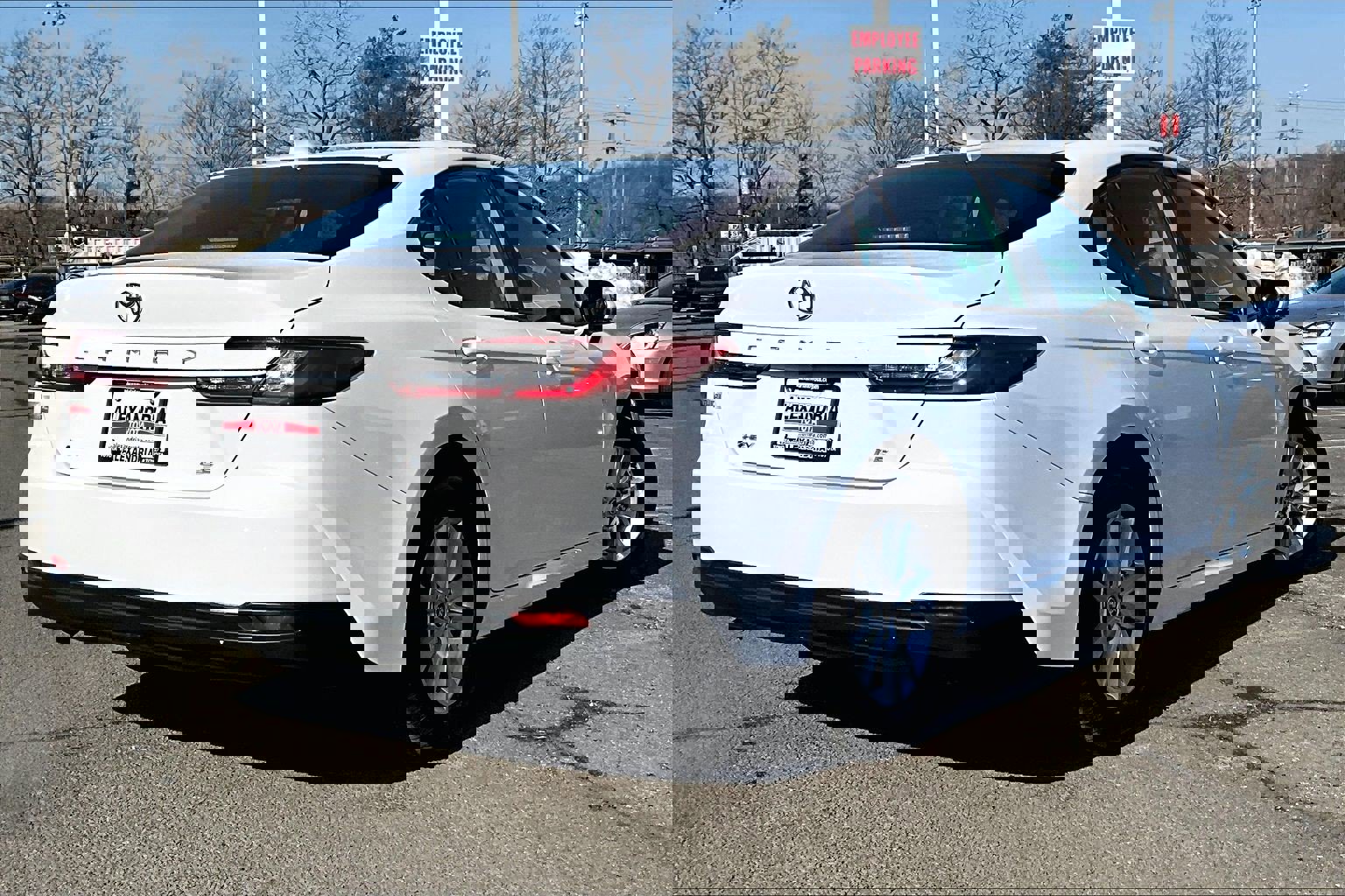 Used 2025 Toyota Camry LE image 12