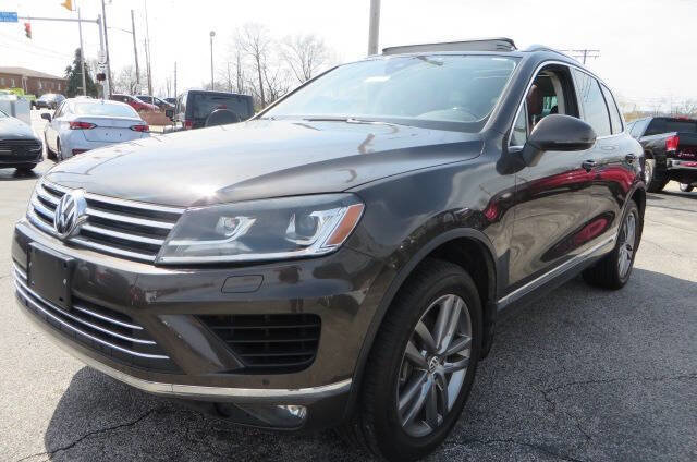 Used 2016 Volkswagen Touareg Sport AWD/4WD image 39