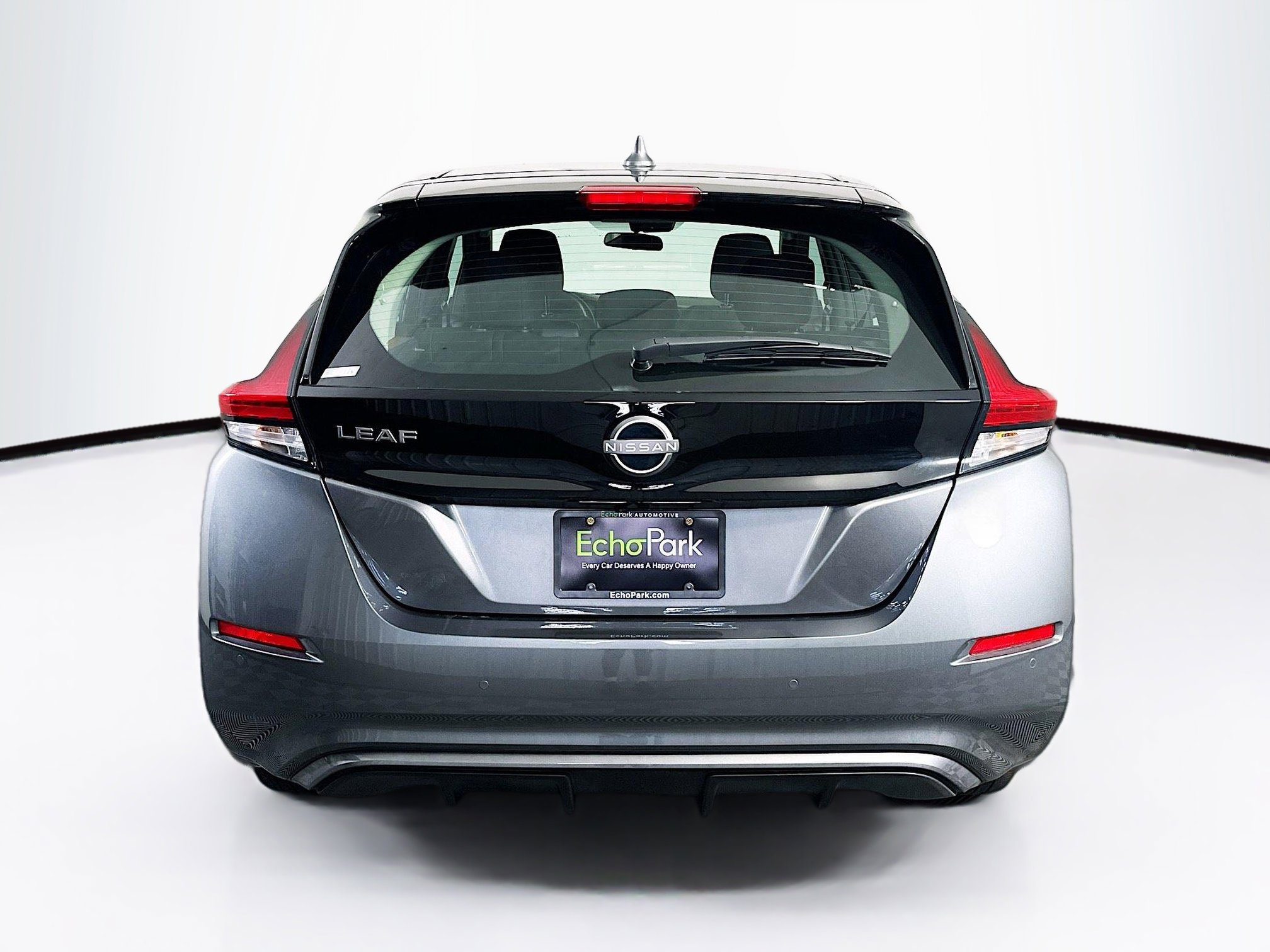 Used 2025 Nissan Leaf S image 7