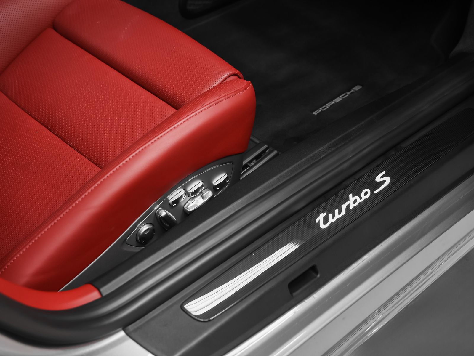 Certified 2017 Porsche 911 Turbo S AWD/4WD image 30