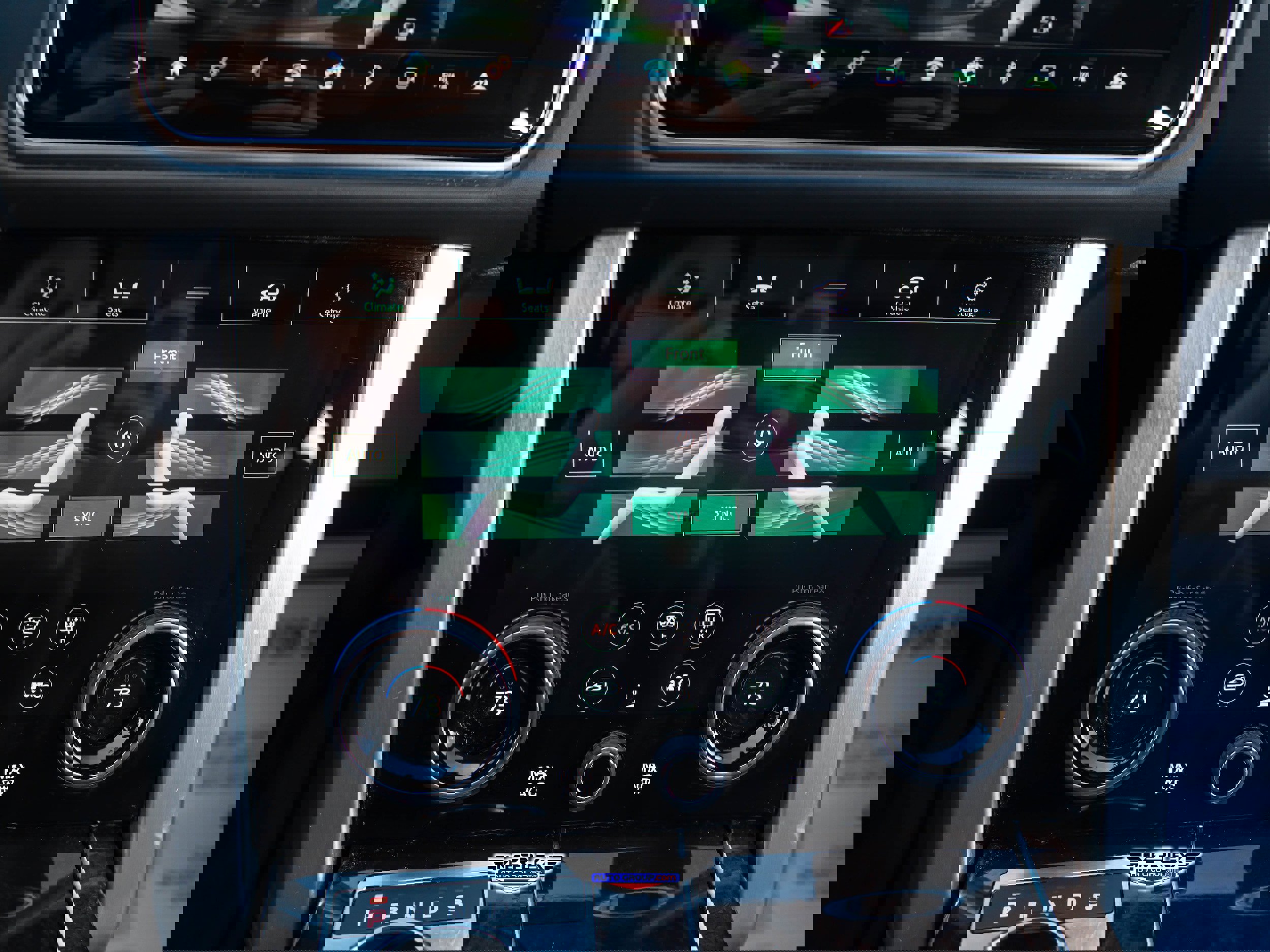 Used 2020 Land Rover Range Rover Long Wheelbase HSE image 38