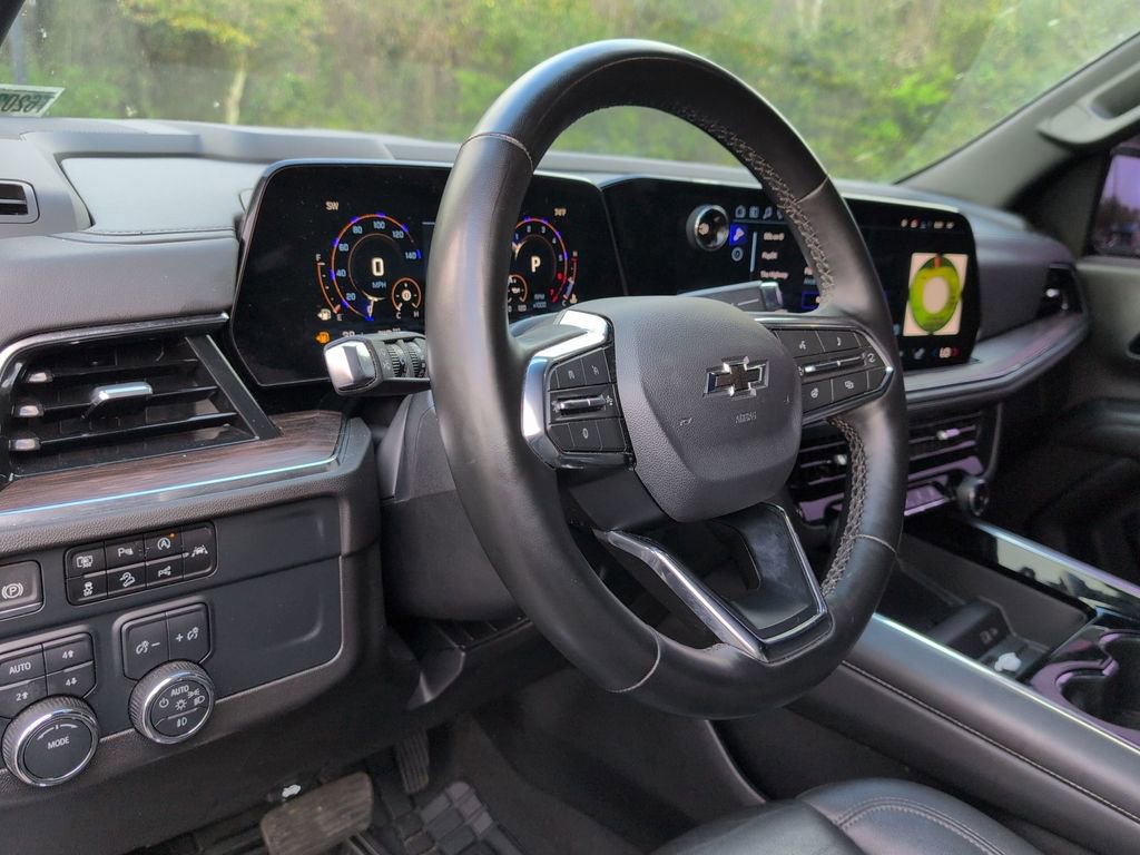 Used 2025 Chevrolet Tahoe Z71 w/ Comfort Package image 30