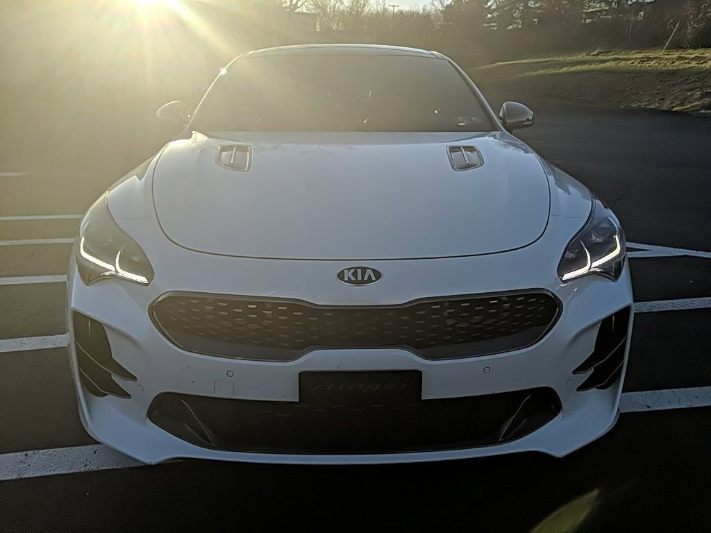 Used 2018 Kia Stinger GT2 image 2