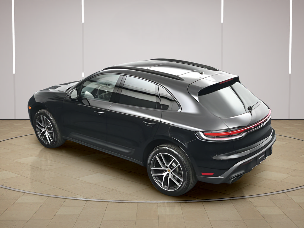 Certified 2026 Porsche Macan AWD/4WD image 34