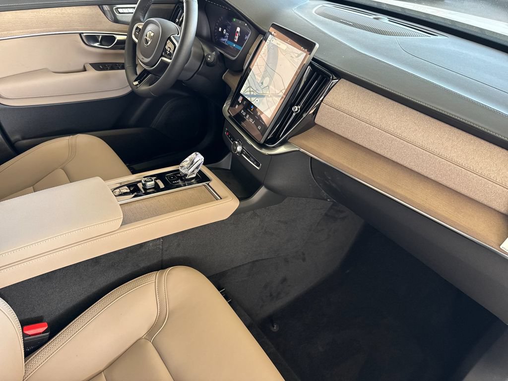 New 2026 Volvo XC90 B6 Plus w/ Protection Package Premier AWD/4WD image 16