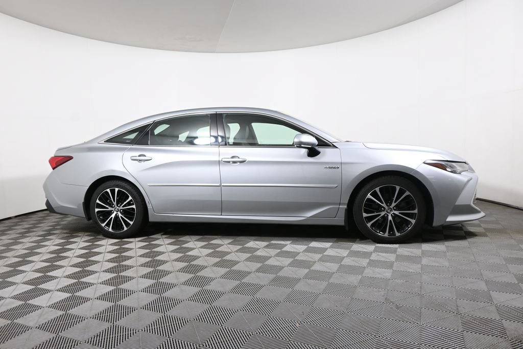 Used 2019 Toyota Avalon Limited FWD image 8