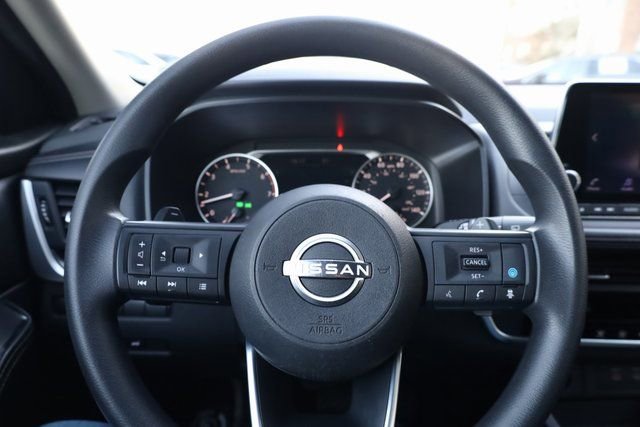 Used 2024 Nissan Rogue SV image 17