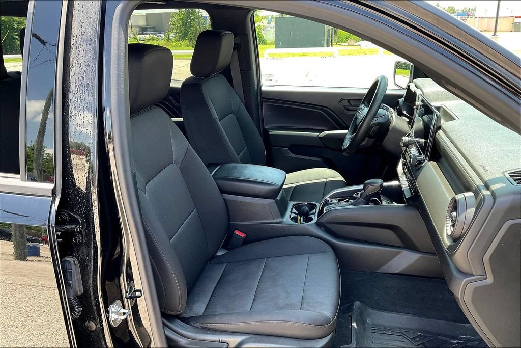 Used 2024 Chevrolet Colorado Trail Boss w/ Safety Package AWD/4WD image 15