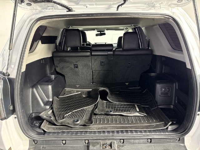 Used 2018 Toyota 4Runner TRD Off-Road Premium AWD/4WD image 33