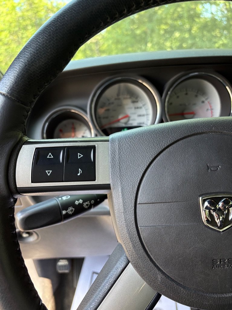Used 2010 Dodge Challenger SRT8 RWD image 13