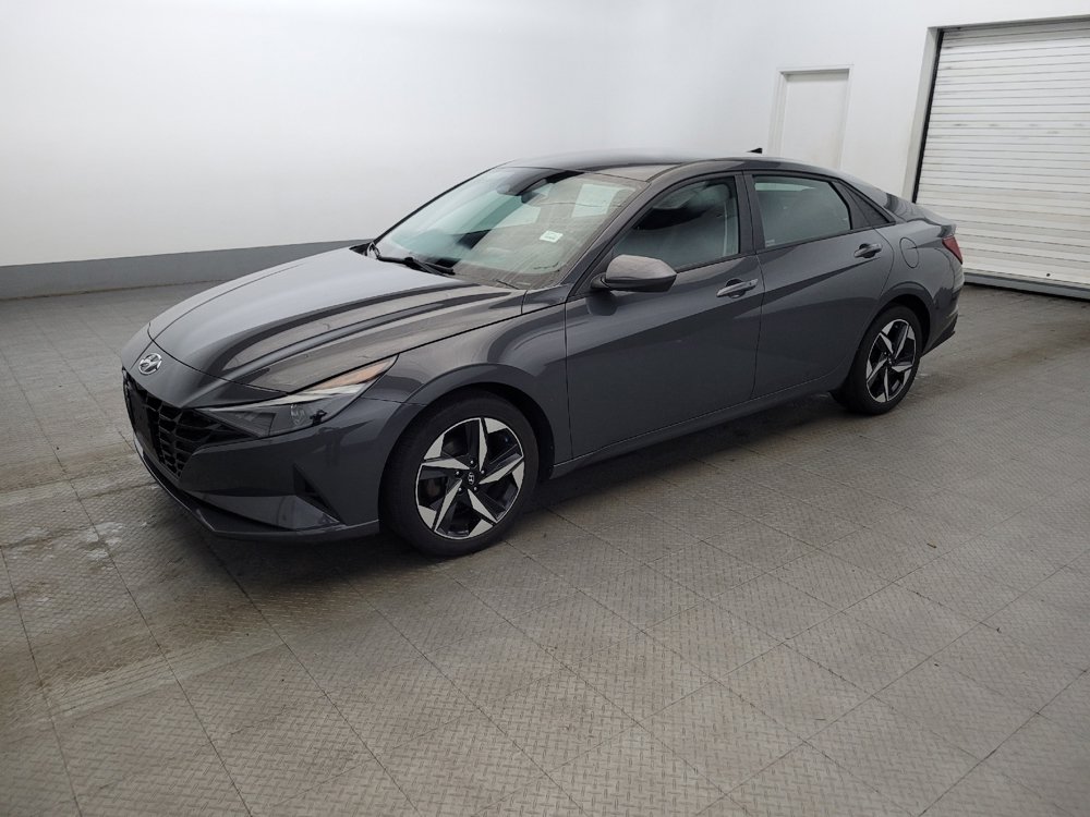 Used 2023 Hyundai Elantra SEL w/ Convenience Package FWD image 2