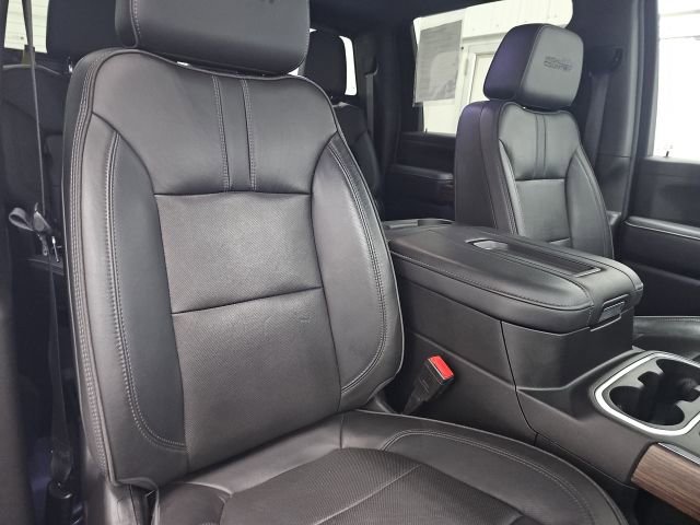 Used 2021 Chevrolet Silverado 3500 High Country w/ Technology Package image 13