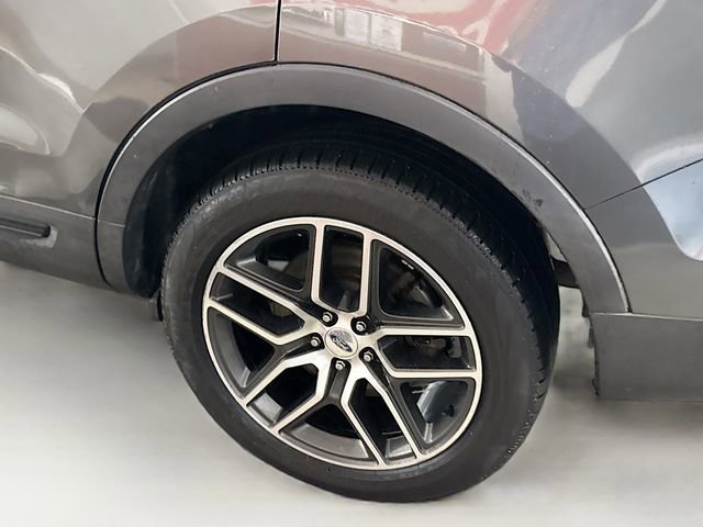 Used 2016 Ford Explorer Sport image 32