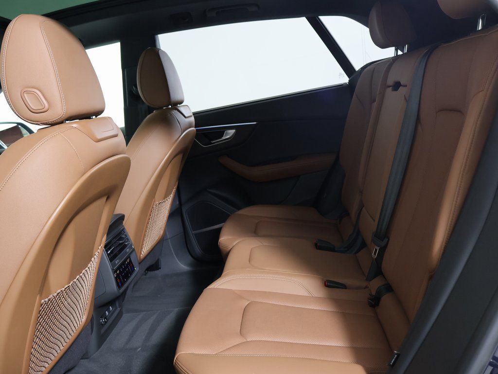 Used 2024 Audi Q8 Premium Plus image 23