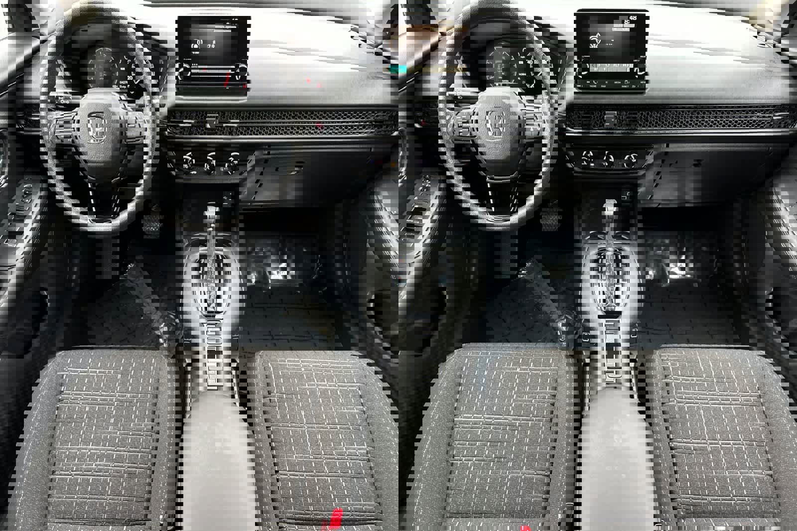 Used 2024 Honda HR-V LX image 3