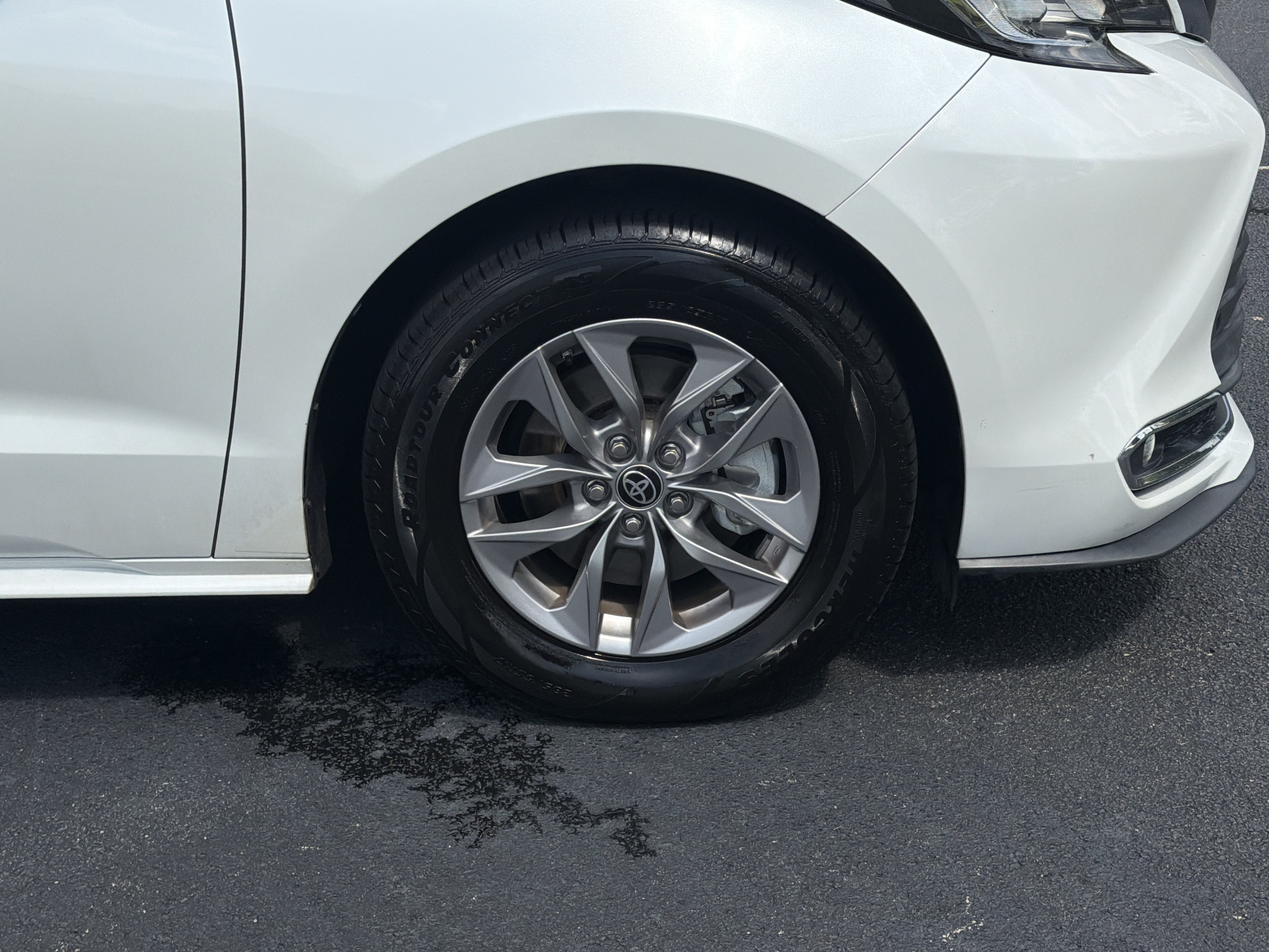 Used 2022 Toyota Sienna XLE FWD image 33