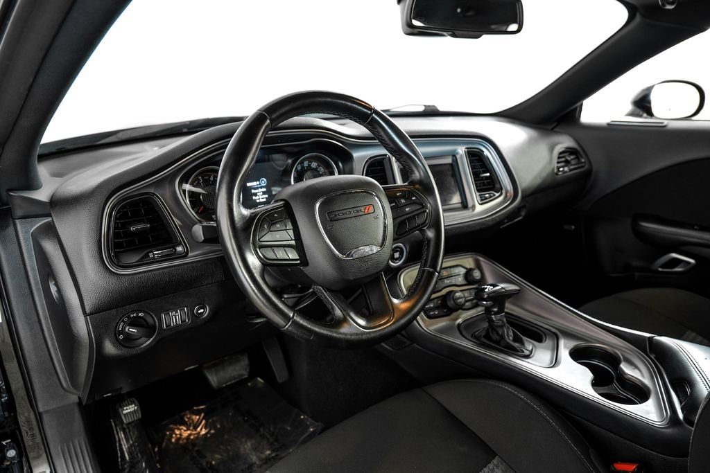 Used 2023 Dodge Challenger GT RWD image 2