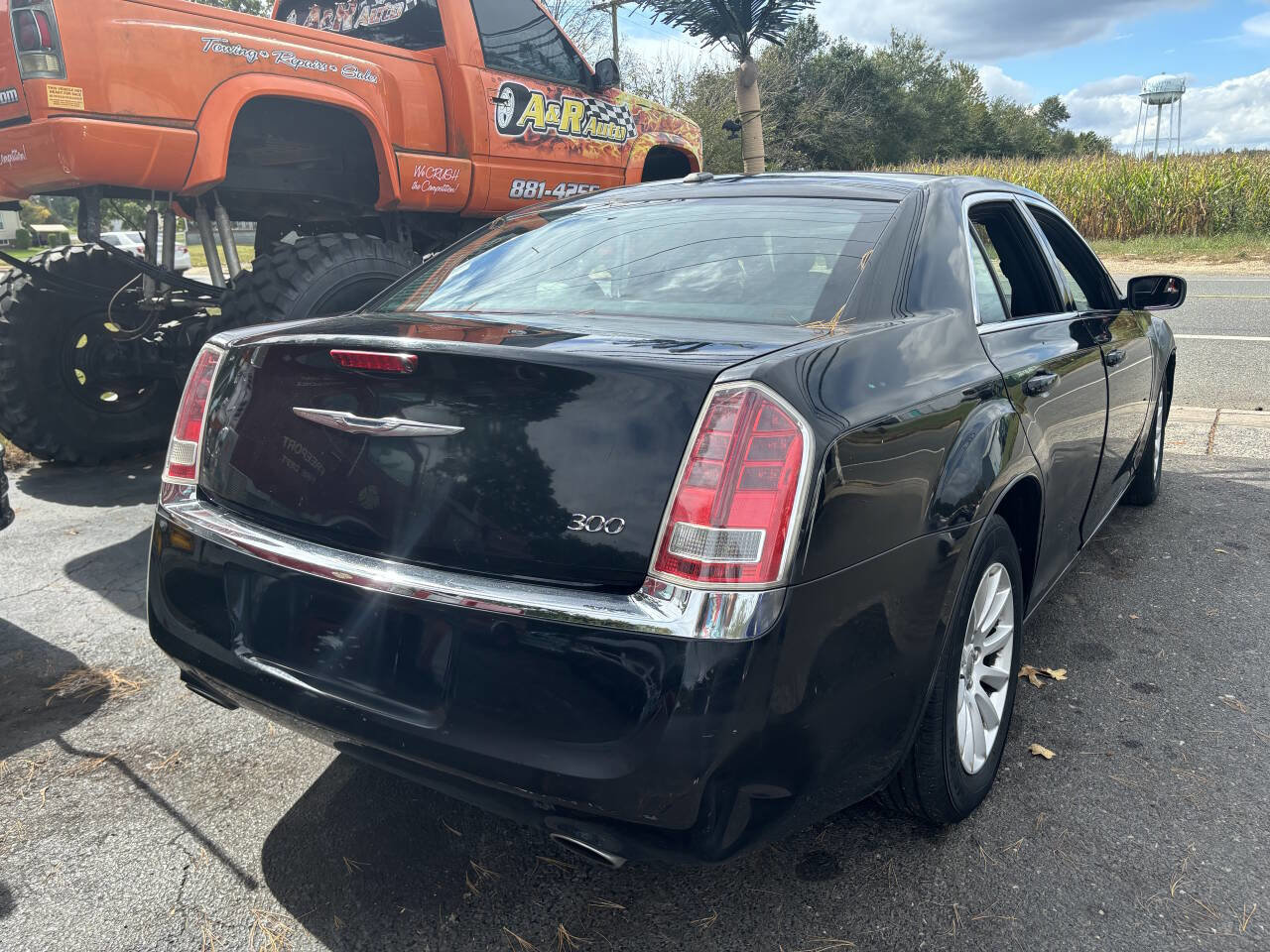 Used 2013 Chrysler 300 image 5