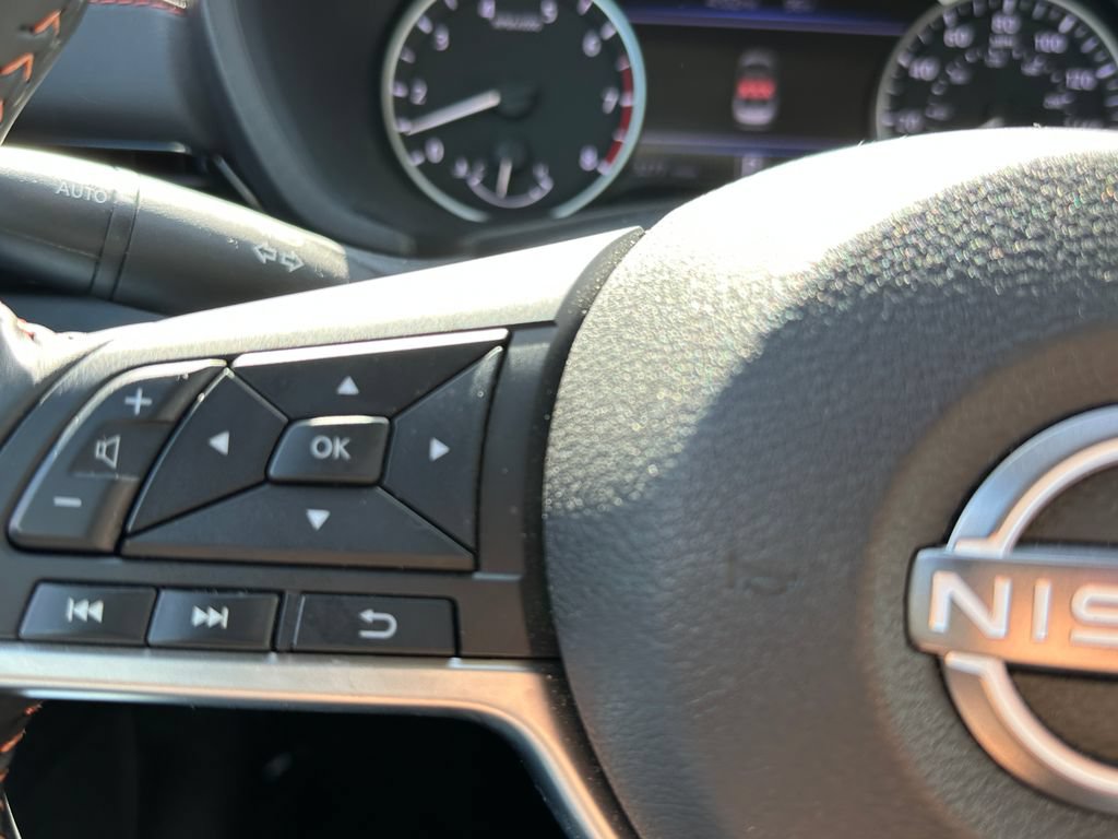 Used 2025 Nissan Sentra SR FWD image 24