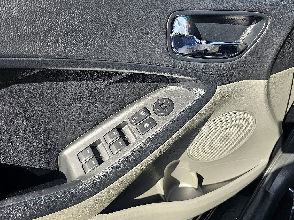 Used 2015 Kia Forte LX w/ Popular Package FWD image 24