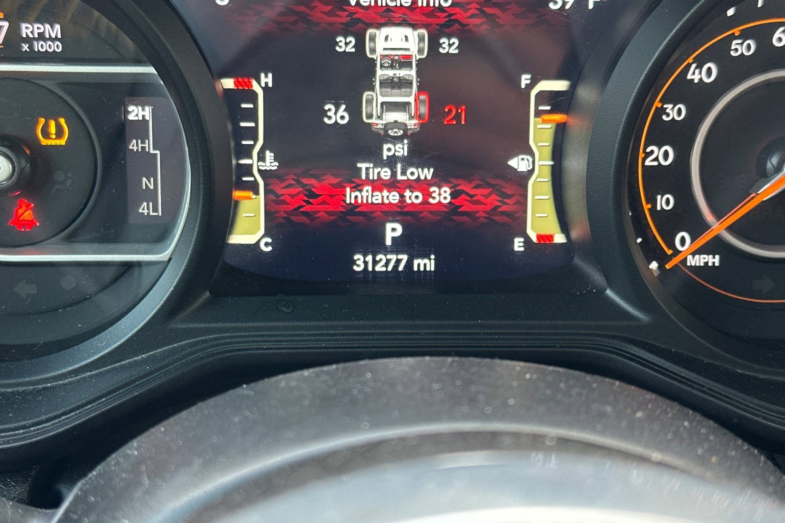 Used 2025 Jeep Wrangler Sahara image 40