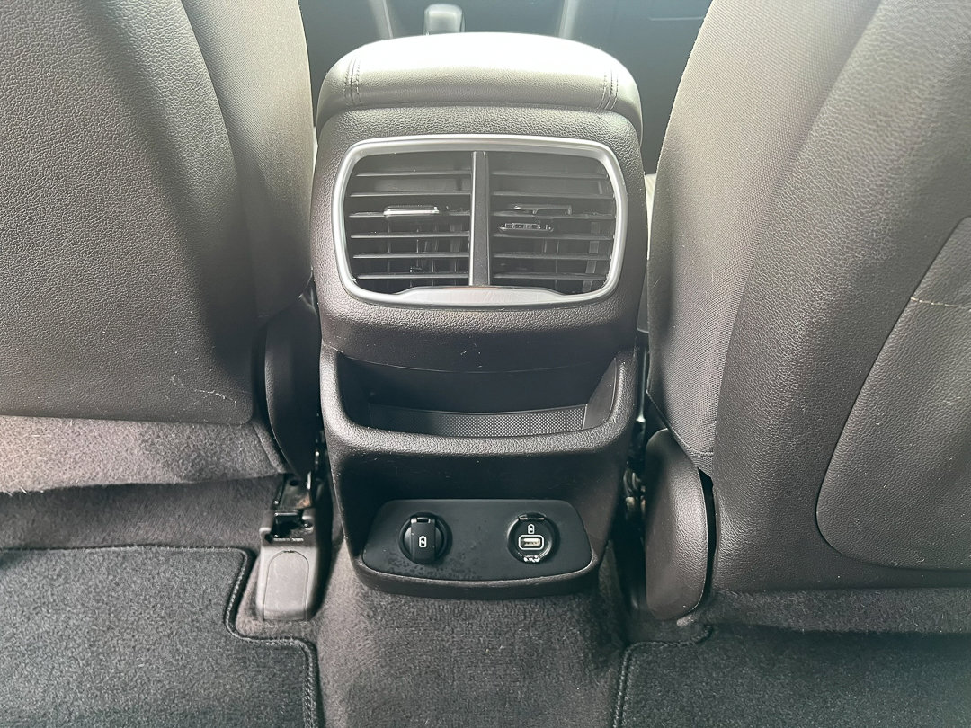 Used 2019 Hyundai Santa Fe SE image 24