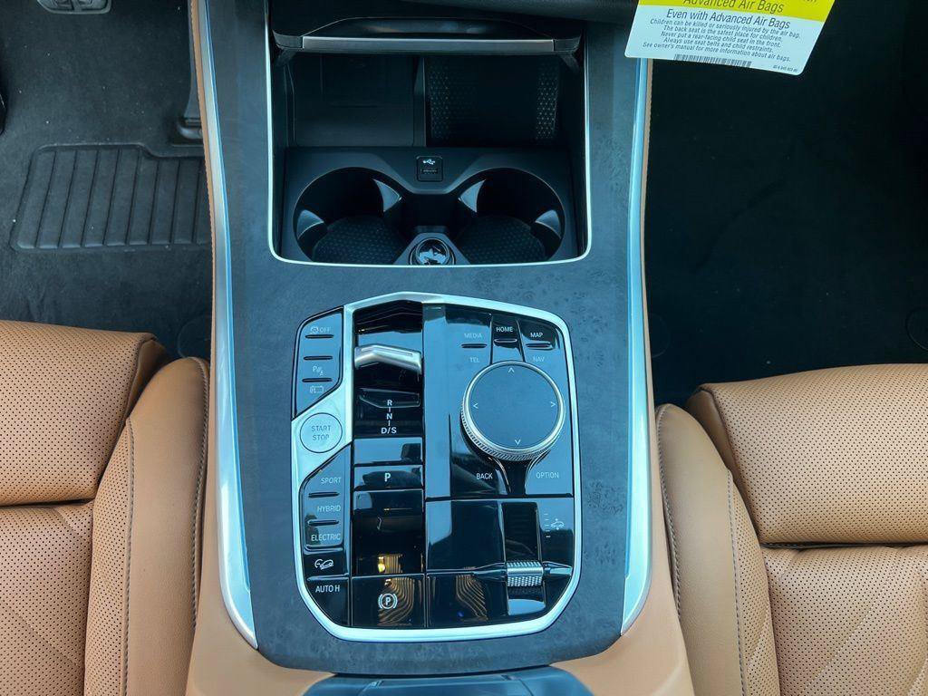 New 2026 BMW X5 xDrive50e w/ M Sport Package AWD/4WD image 17