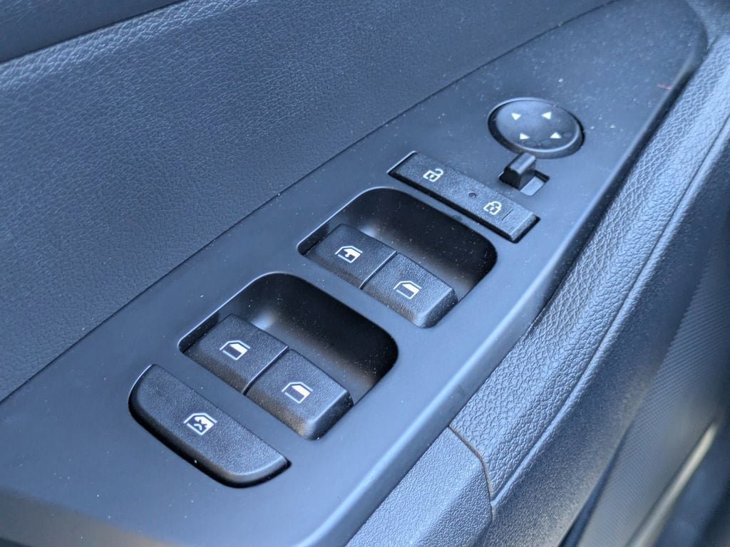 Used 2025 Kia Sportage LX FWD image 22