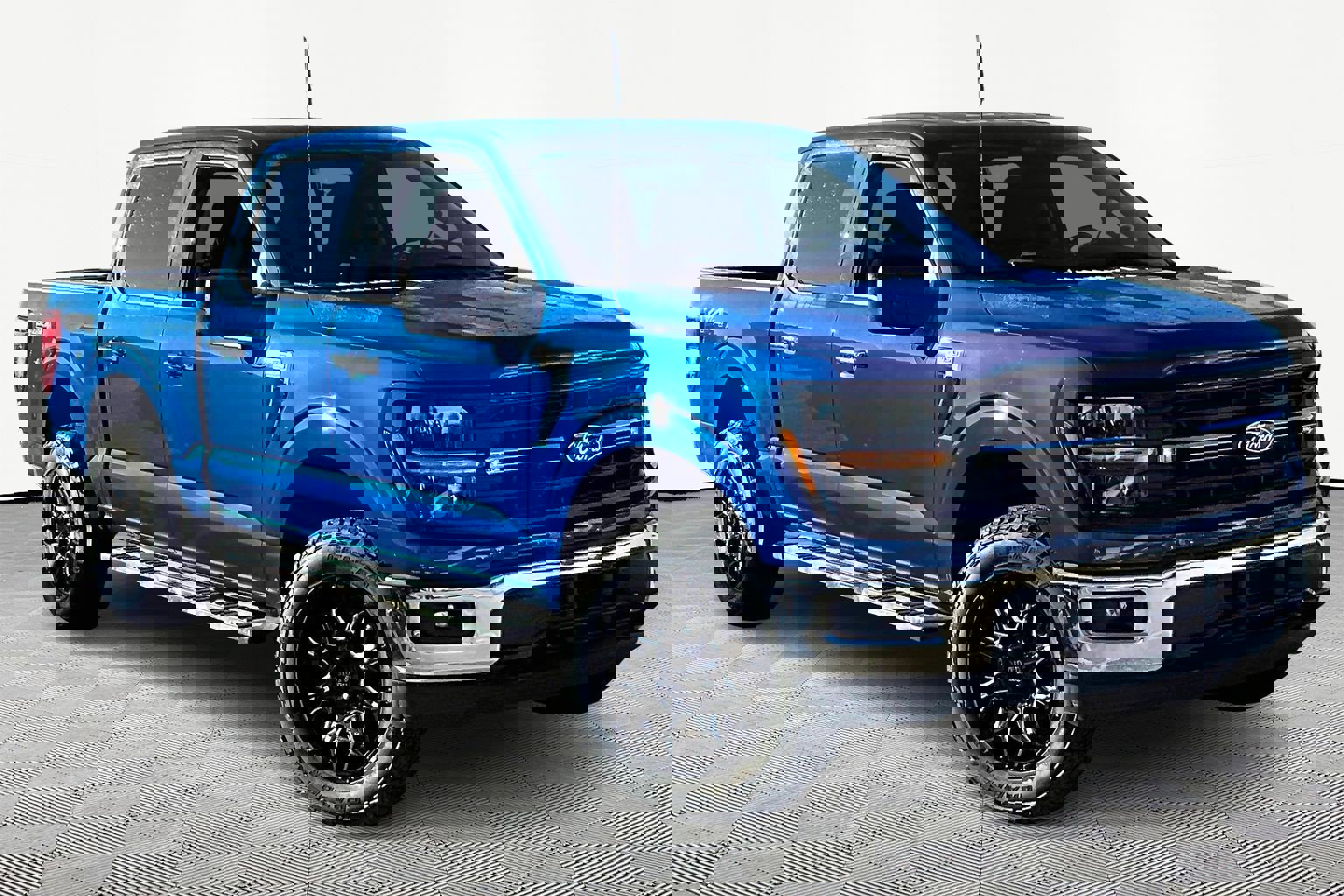 Used 2025 Ford F150 XLT w/ Equipment Group 301A Standard image 3