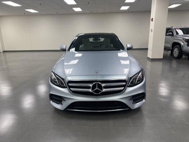 Used 2017 Mercedes-Benz E 300 4MATIC image 2