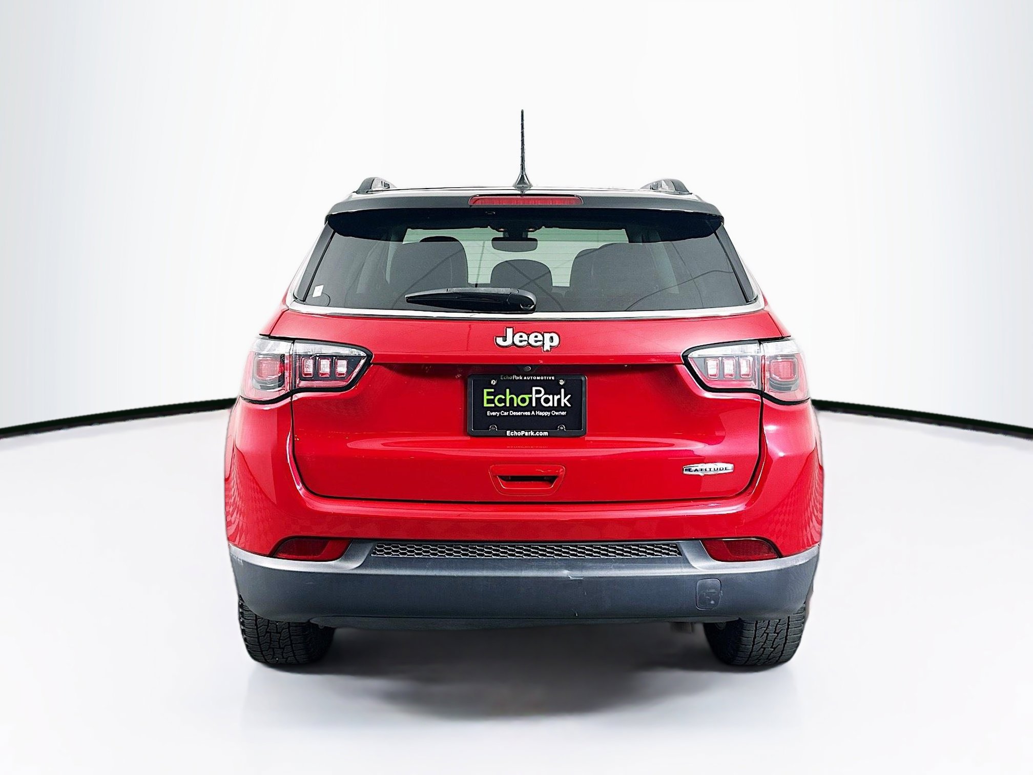 Used 2018 Jeep Compass Latitude w/ Popular Equipment Group FWD image 7