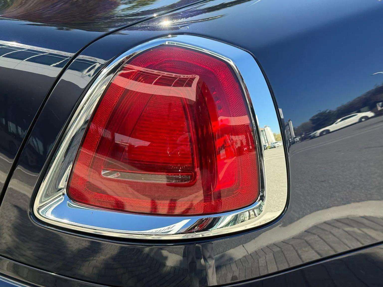 Used 2018 Rolls-Royce Dawn image 51