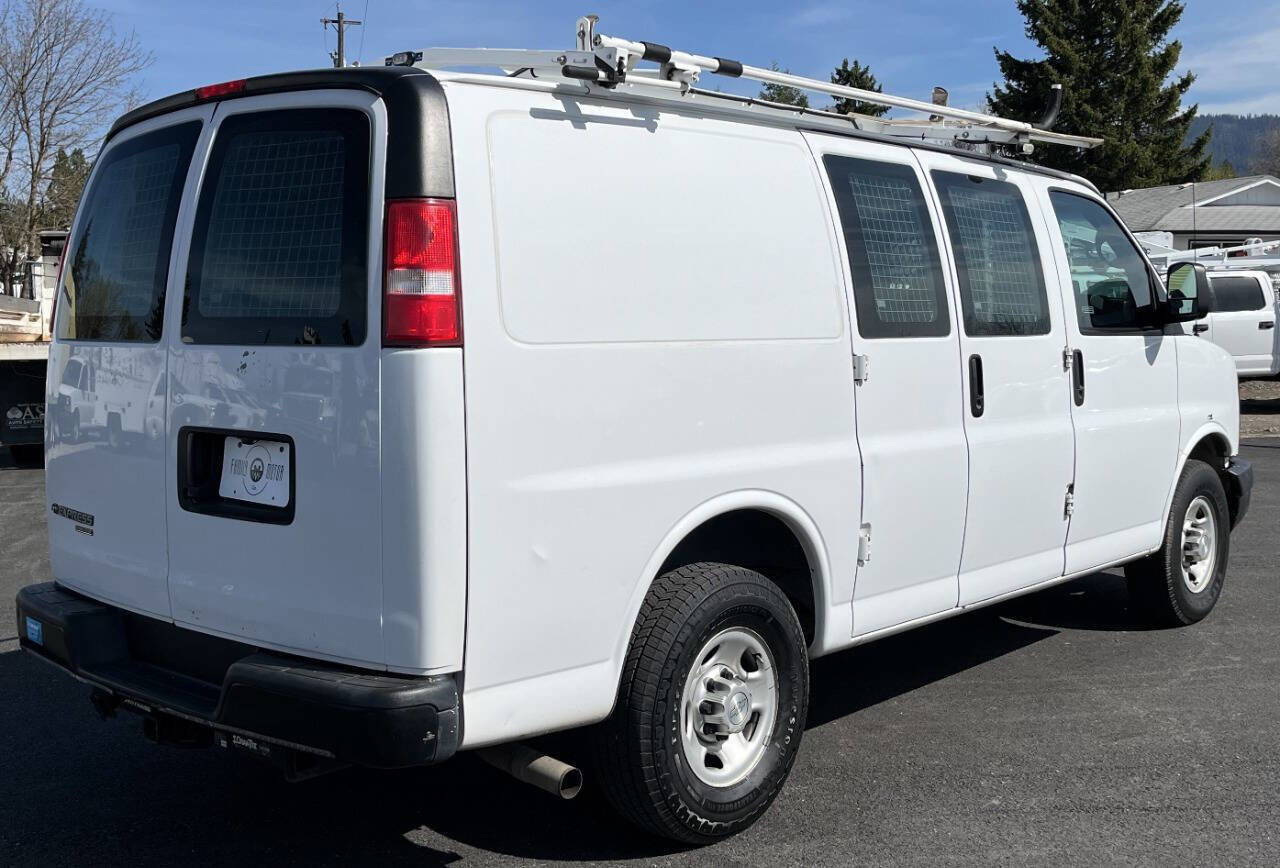 Used 2015 Chevrolet Express 2500 RWD image 5