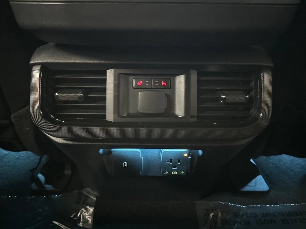 Used 2024 Ford F150 Lightning Platinum AWD/4WD image 24