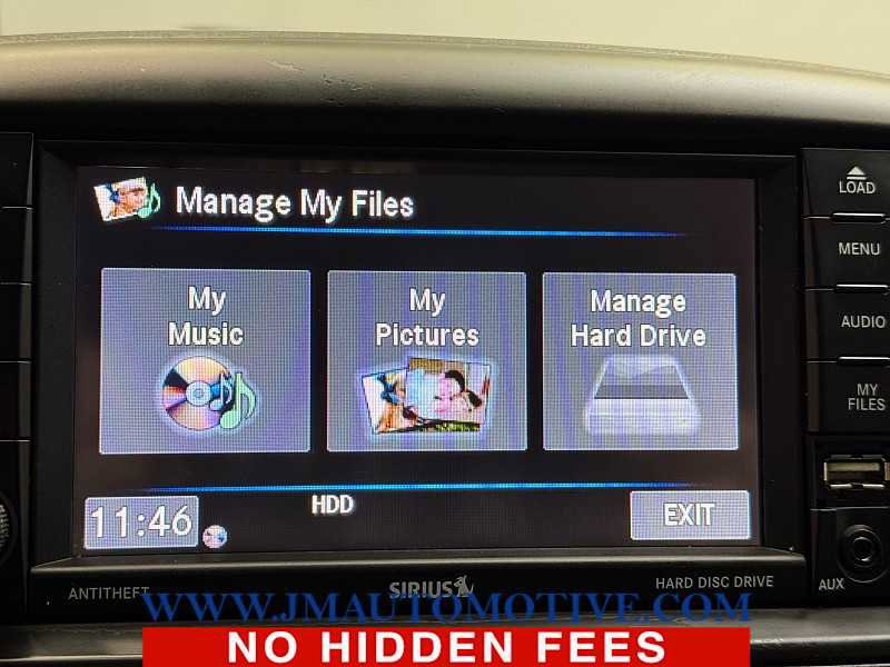 Used 2014 Chrysler Town & Country Touring image 29