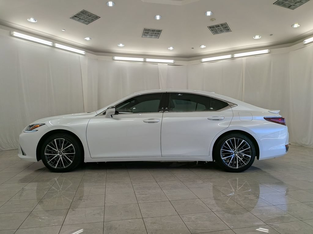 Used 2025 Lexus ES 300h w/ Premium Package FWD image 5