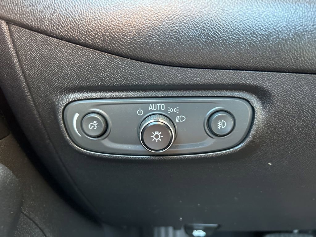 Used 2019 Chevrolet Equinox Premier image 24