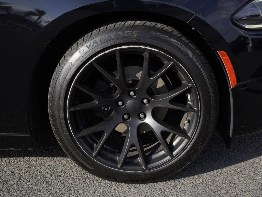 Used 2016 Dodge Charger SXT RWD image 10