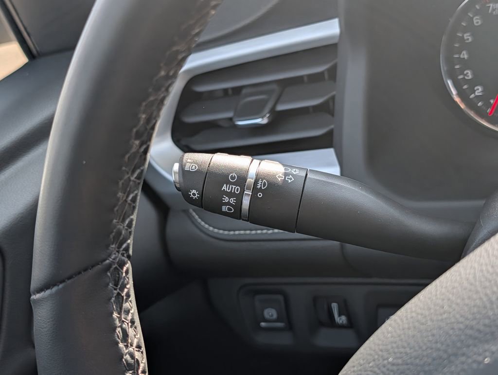 Used 2023 GMC Acadia SLT w/ Technology Package image 36