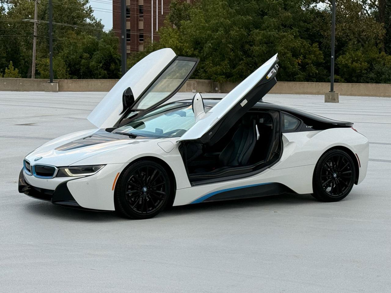 Used 2019 BMW i8 Coupe AWD/4WD image 11