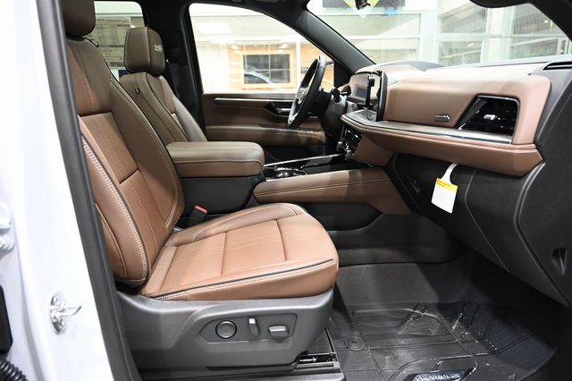 New 2026 Chevrolet Tahoe High Country w/ LPO, Illumination Package AWD/4WD image 13