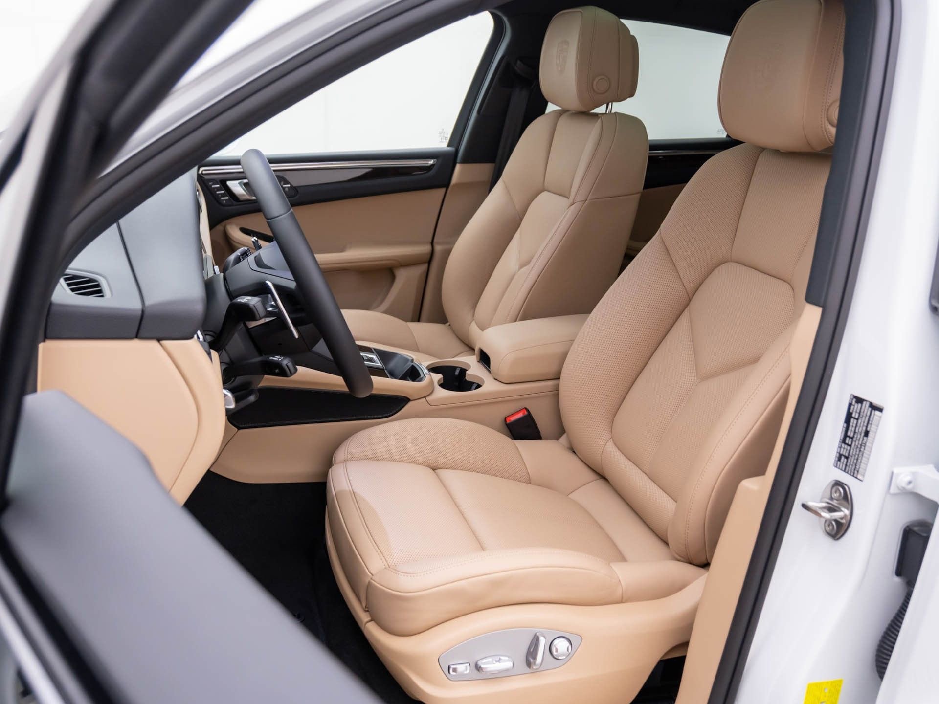 New 2026 Porsche Macan S AWD/4WD image 5