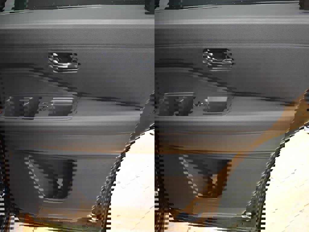 New 2025 Nissan Pathfinder S image 13