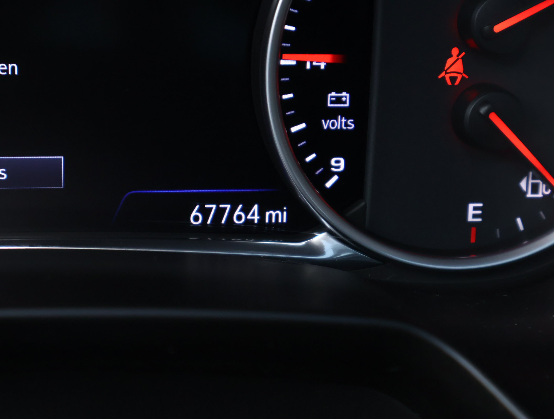 Used 2020 Chevrolet Blazer Premier w/ Driver Confidence II Package FWD image 4