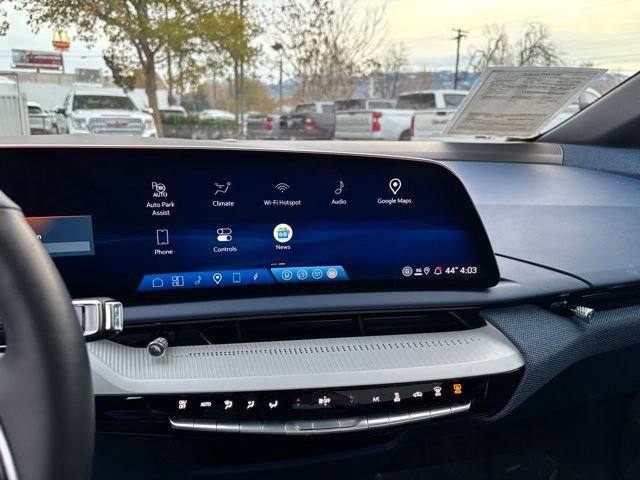 Used 2025 Cadillac Optiq Sport 2 image 21