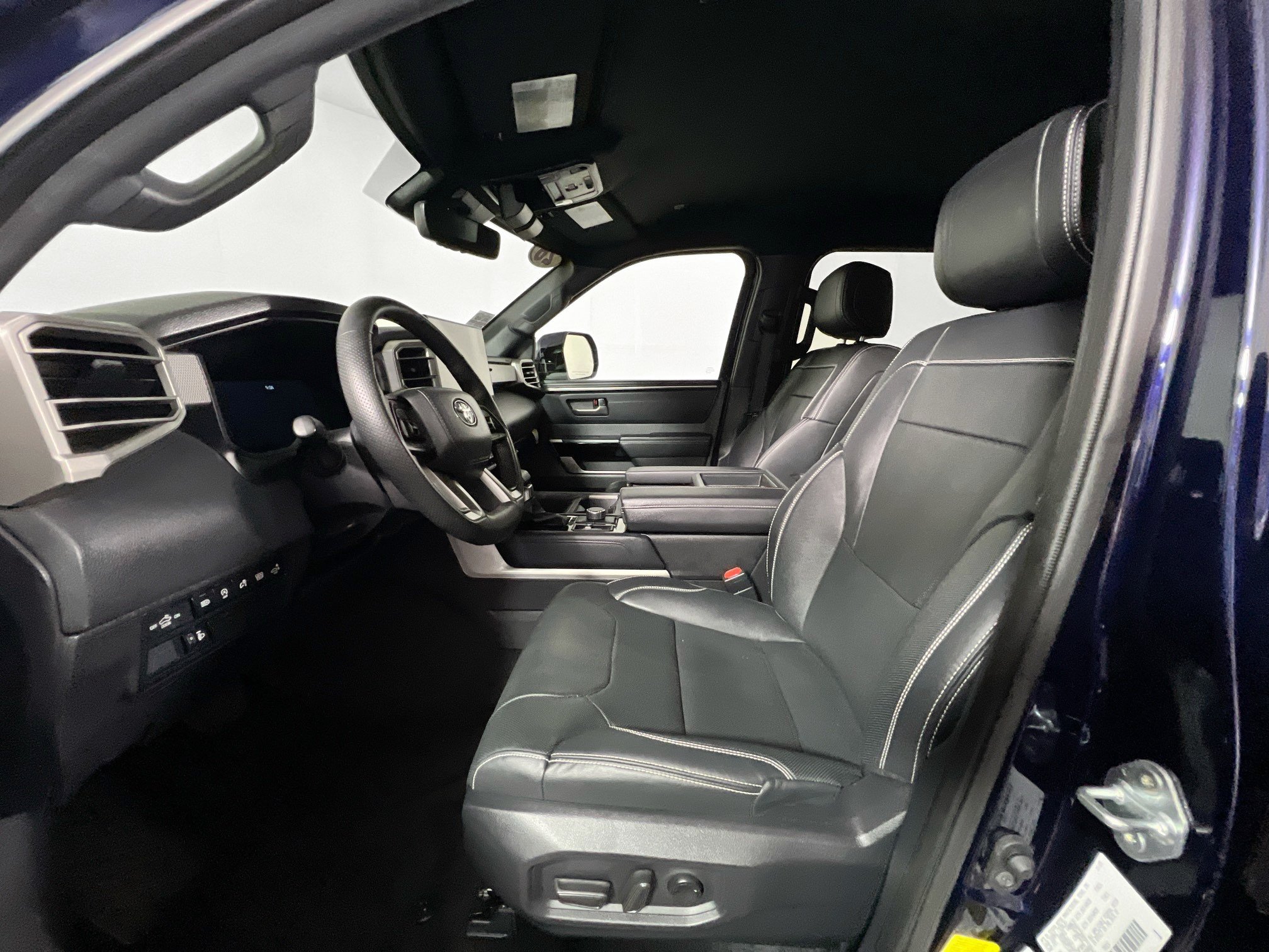 Used 2026 Toyota Tundra Limited AWD/4WD image 14