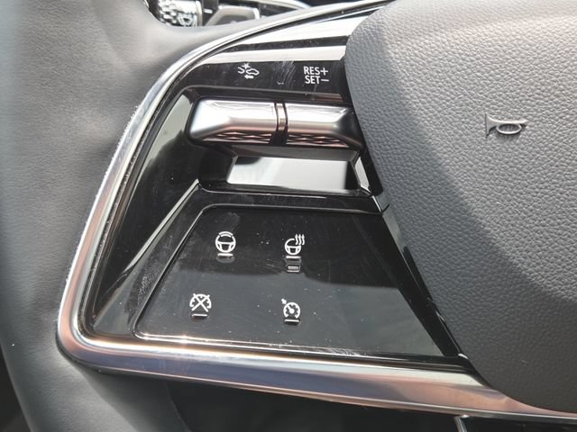 Used 2025 Cadillac Optiq Luxury 2 w/ LPO, Floor Liner Package AWD/4WD image 13