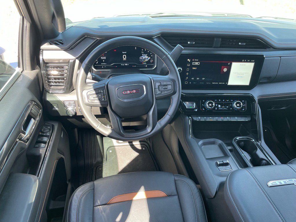 Used 2024 GMC Sierra 2500 AT4 image 5